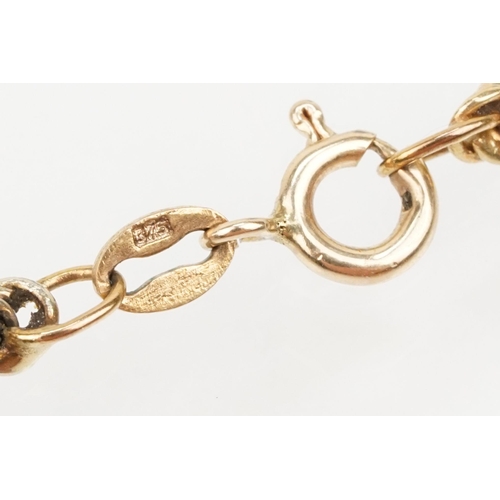 197 - 9ct gold tri tone necklace having a spring ring clasp. Import marked Sheffield. Chain measures 16.5 ... 