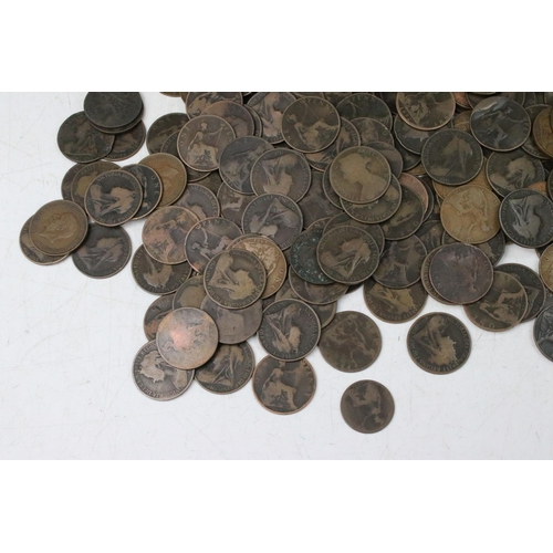 153 - A large collection of British pre decimal pennies dating from 1860-1960 including a good selection o... 