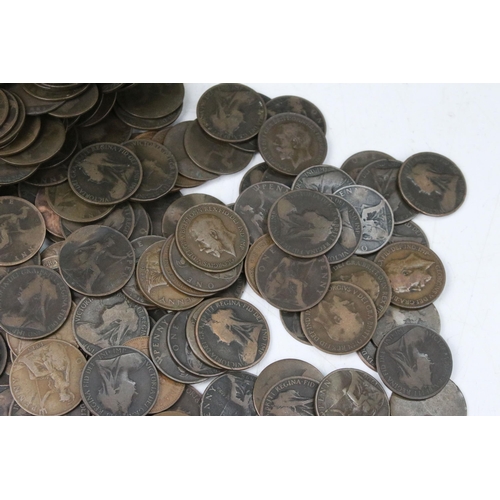 153 - A large collection of British pre decimal pennies dating from 1860-1960 including a good selection o... 