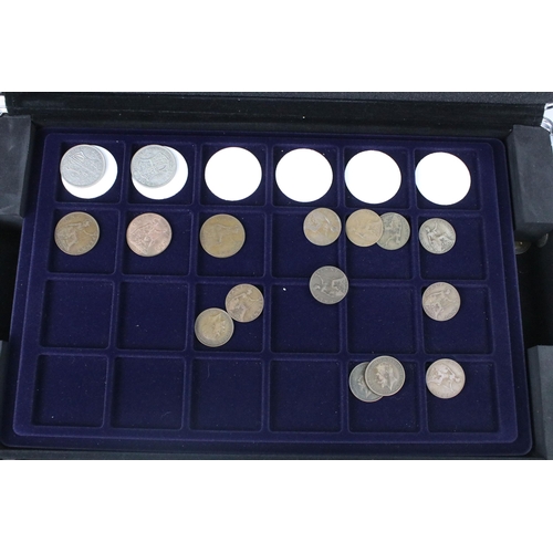 18 - A collection of British King George V circulated coins to include a good selection of silver example... 