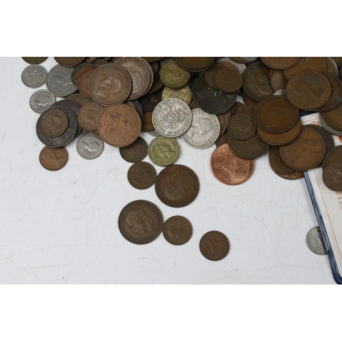 194 - A collection of mainly British decimal and pre decimal coins to include uncirculated examples, half ... 