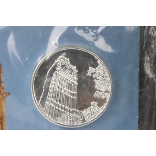 220 - A Royal Mint United Kingdom 2015 fine silver £100 coin within original Royal Mint packaging.