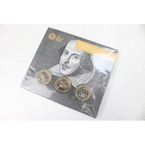 245 - A collection of coin collectors packs to include Royal Mint examples, 2016 Shakespeare £2 three coin... 