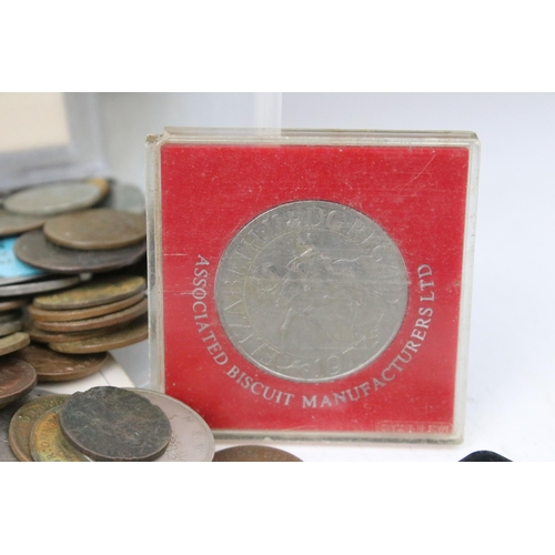 259 - A collection of British decimal and pre decimal coins to include pre 1947 and pre 1920 silver exampl... 