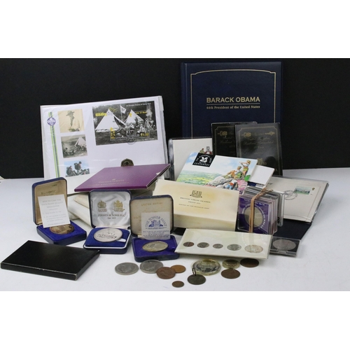 276 - A collection of mixed coins to include Royal Mint annual brilliant uncirculated year sets, coin cove... 