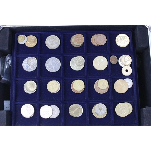 278 - A collection of British and World coins to include early twentieth century and modern examples conta... 