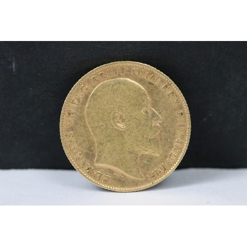 279 - A United Kingdom King Edward VII 1909 gold half sovereign coin.