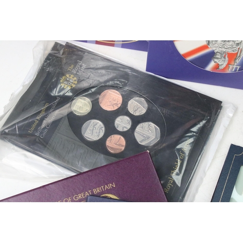 287 - A collection of mainly Royal Mint coin collectors sets to include the 2008 Royal Sheild of Arms year... 