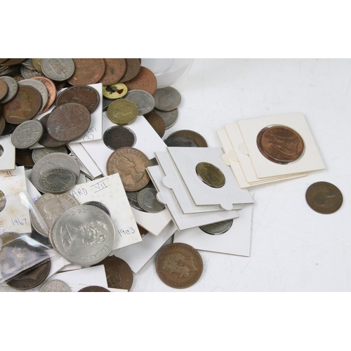 79 - A large collection of British pre decimal coins to include Fathings, pennies, half penny, florins, h... 