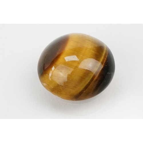 112 - 9ct gold and tigers eye set ring and necklace. The ring being set with an oval tigers eye cabochon (... 