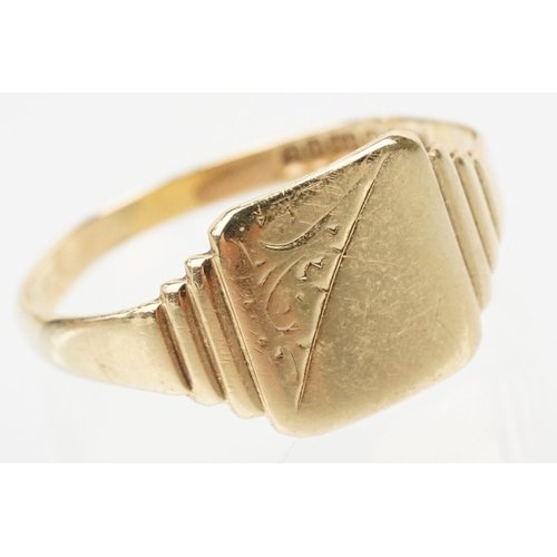 166 - Two 9ct gold rings to include a unengraved signet ring with stepped shoulders (hallmarked Birmingham... 