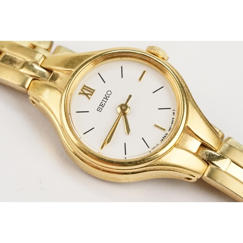 302 - 9ct gold Art Deco wrist watch having a rectangular face with arabic numerals to the chapter ring, mo... 