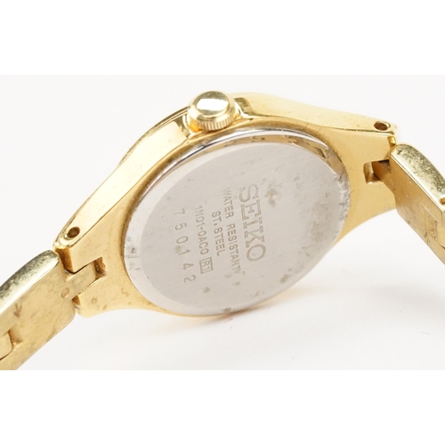 302 - 9ct gold Art Deco wrist watch having a rectangular face with arabic numerals to the chapter ring, mo... 