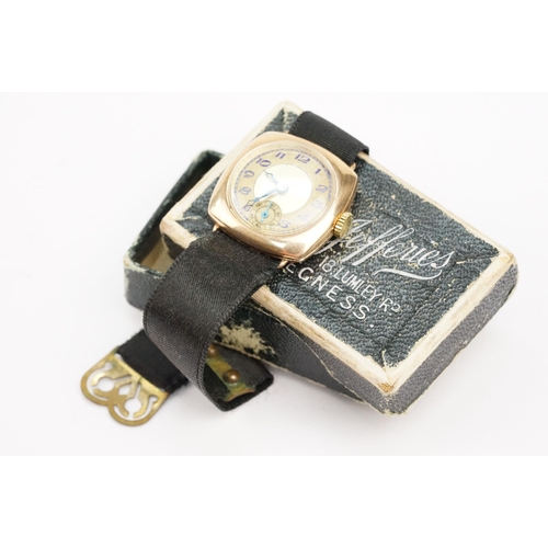 314 - Art Deco 9ct gold wrist watch having a round face with arabic numerals to the chapter ring within a ... 