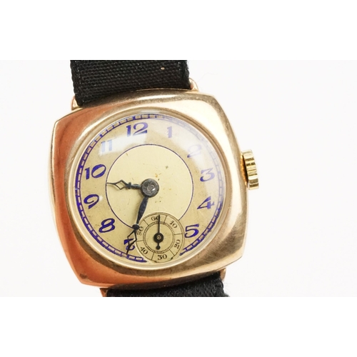 314 - Art Deco 9ct gold wrist watch having a round face with arabic numerals to the chapter ring within a ... 