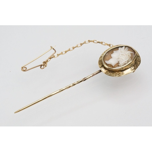 263 - Group of jewellery to include a Victorian carved shell cameo stick pin (unmarked) together with a pa... 