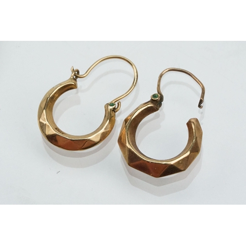 266 - Collection of 9ct gold hoop earrings of various sizes and styles. All marked 375 or hallmarked. Larg... 