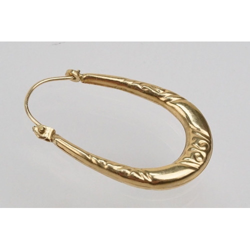 266 - Collection of 9ct gold hoop earrings of various sizes and styles. All marked 375 or hallmarked. Larg... 