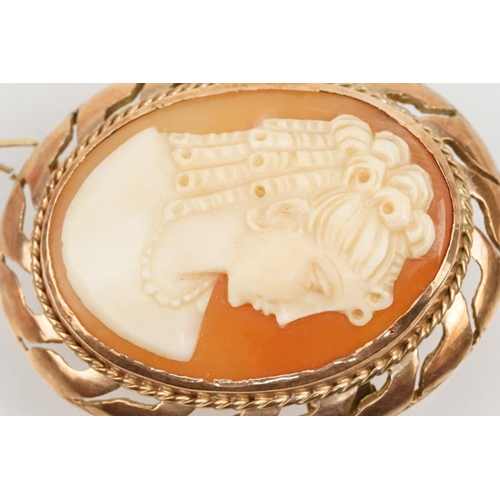 275 - 9ct gold cameo brooch having a carved shell cameo set within a pierced mount. Marked 9ct to verso. M... 