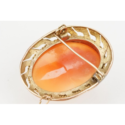 275 - 9ct gold cameo brooch having a carved shell cameo set within a pierced mount. Marked 9ct to verso. M... 