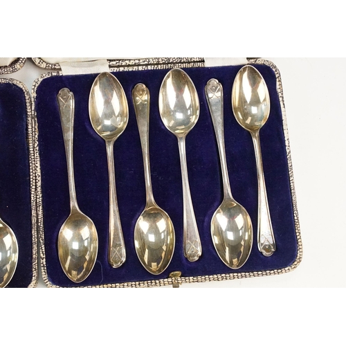 409 - Collection of 23 Walker & Hall silver hallmarked teaspoons having crossed golf clubs to the terminal... 