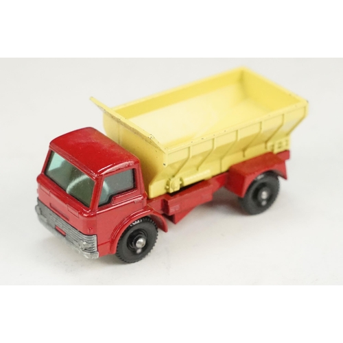 101 - 10 Boxed Matchbox 75 Series diecast models to include 39 Ford Tractor, 38 Honda M/Cycle & Trailer, 3... 