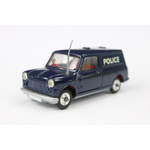 15 - Boxed Corgi 448 BMC Mini Police Van with tracker dog, complete with figures, diecast vg with aerial,... 