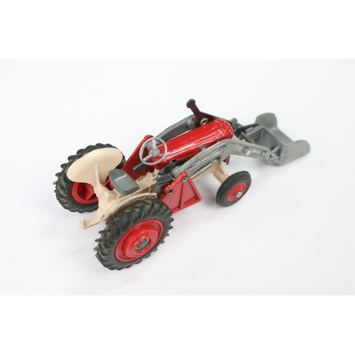 43 - Boxed Corgi 53 Massey Ferguson 65 Tractor with shovel diecast model in main body red with cream, sil... 