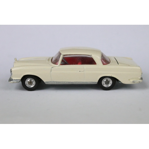 88 - Four boxed Corgi diecast models to include 436 Citroen Safari 1D19 in yellow, 210S Citroen DS in red... 