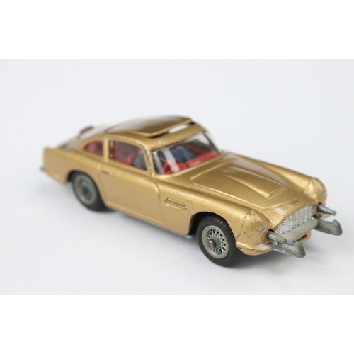 9 - Boxed Corgi 261 James Bond 007 Aston Martin DB5 diecast model with 2 x ejector henchmen figures, Cor... 