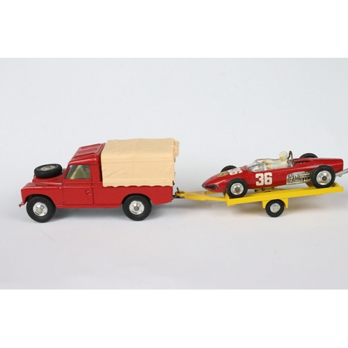 90 - Boxed Corgi Gift Set 17 Land Rover with Ferrari Car on Trailer diecast model set, complete with driv... 