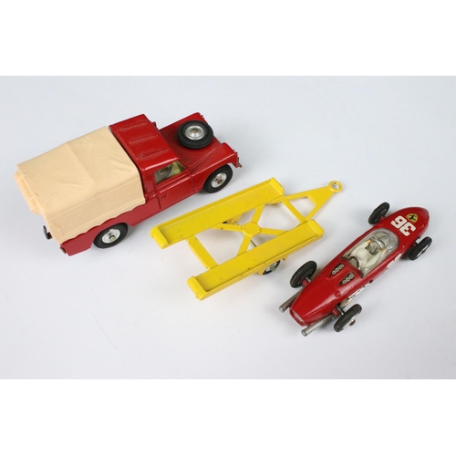 90 - Boxed Corgi Gift Set 17 Land Rover with Ferrari Car on Trailer diecast model set, complete with driv... 