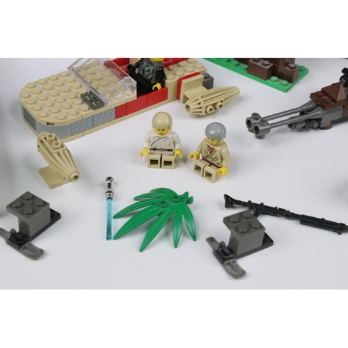 424 - Star Wars - Collection of Lego and figures to include boxed 7128 Speeder Bikes set (built, appearing... 