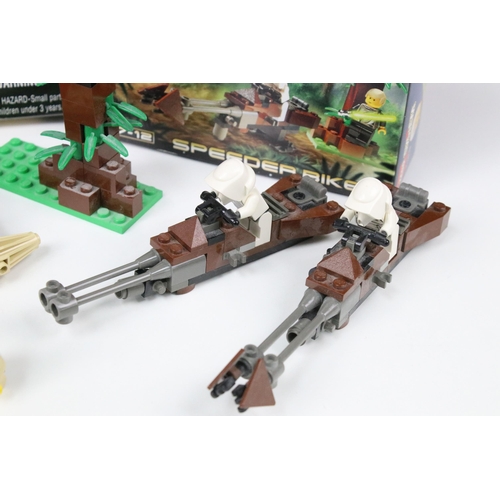 424 - Star Wars - Collection of Lego and figures to include boxed 7128 Speeder Bikes set (built, appearing... 