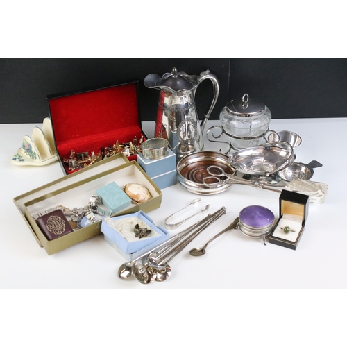 142 - A collection of mainly vintage costume jewellery to include a good selection of cufflinks togerther ... 