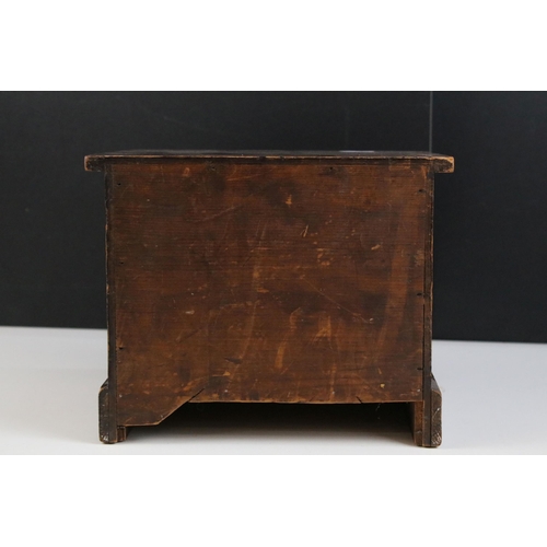 144 - Mahogany coin collectors cabinet with six lined drawers H 18.5cm, W 23cm, D 18cm