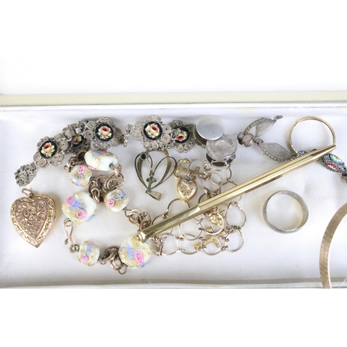 146 - Collection of silver and costume jewellery to include a silver charm bracelet (marked 925), silver b... 