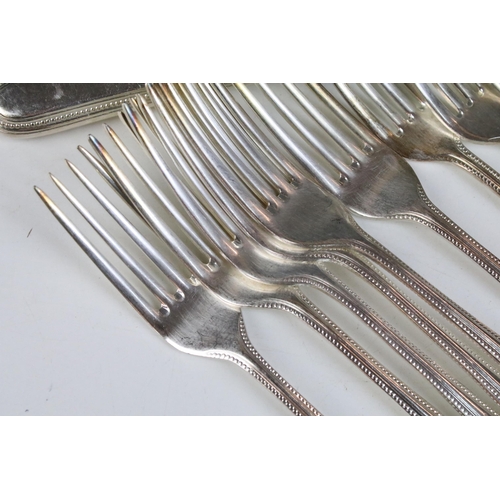 151 - Collection of silver plated flatware / cutlery - to include three mother-of-pearl handled pickle for... 