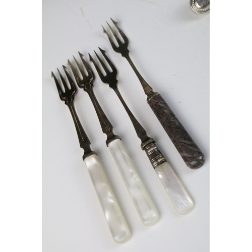 151 - Collection of silver plated flatware / cutlery - to include three mother-of-pearl handled pickle for... 