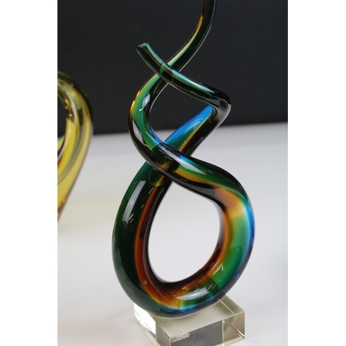 21 - Four pieces of studio glass sculptures in mixed colourways to include bowl and ashtray examples, tal... 