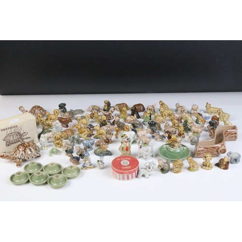 31 - Assortment of Wade 'Whimsie' animals to include a boxed tortoise and Hat Box Series 'Scamp' (1 box)