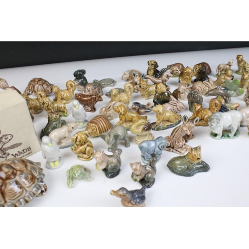 31 - Assortment of Wade 'Whimsie' animals to include a boxed tortoise and Hat Box Series 'Scamp' (1 box)