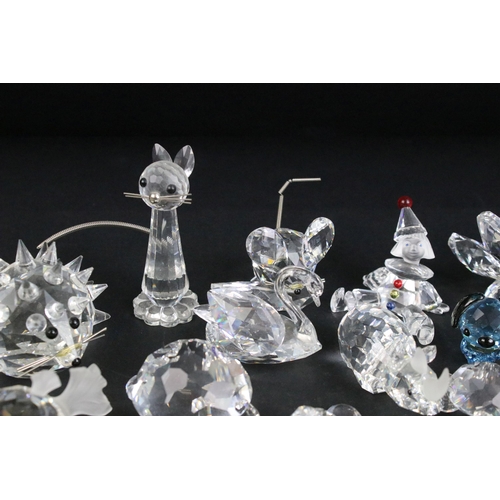 47 - Large quantity of Swarovski crystal animal and ornaments to include hedgehogs, owls, cats, tortoises... 