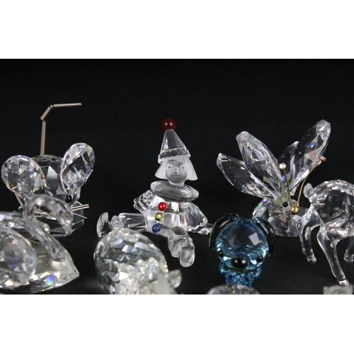 47 - Large quantity of Swarovski crystal animal and ornaments to include hedgehogs, owls, cats, tortoises... 