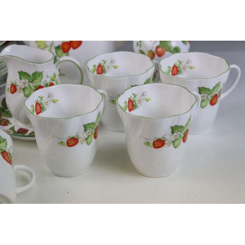 52 - Queen's Rosina China Co Ltd, 'Virginia Strawberry' tea service set, to include tea pot, six side pla... 