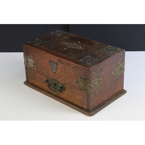 202 - Early 20th century oak smokers box with pierced fretwork, to include hallmarked 9ct gold collar cher... 