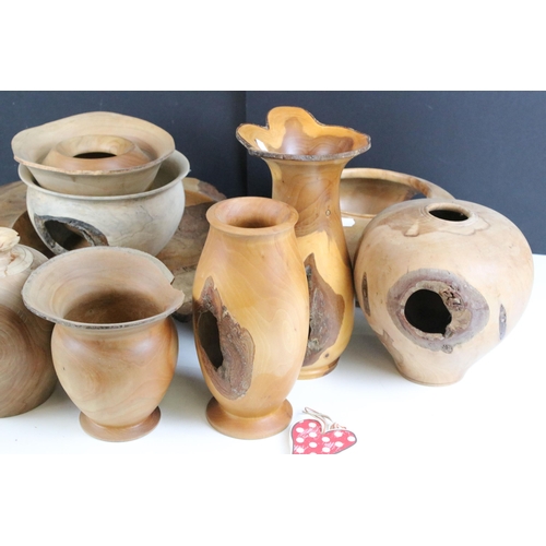 226 - Selection of natural edge wood turned bowls and vases and treen, including hawthorn, spalted holly a... 