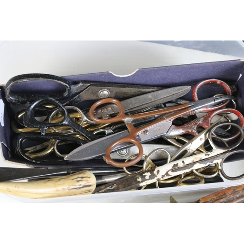 228 - Large selection of antler carving set items along with a pair of decorative detail oriental spoons, ... 