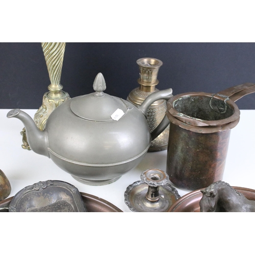 267 - Assortment of mixed metalware to include copper skillet, dish, ladle cups, brass bell shape embossed... 