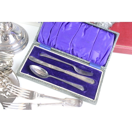 271 - Collection of silver plate to include large serving tray, diameter 36cm, boxed serving spoons with f... 